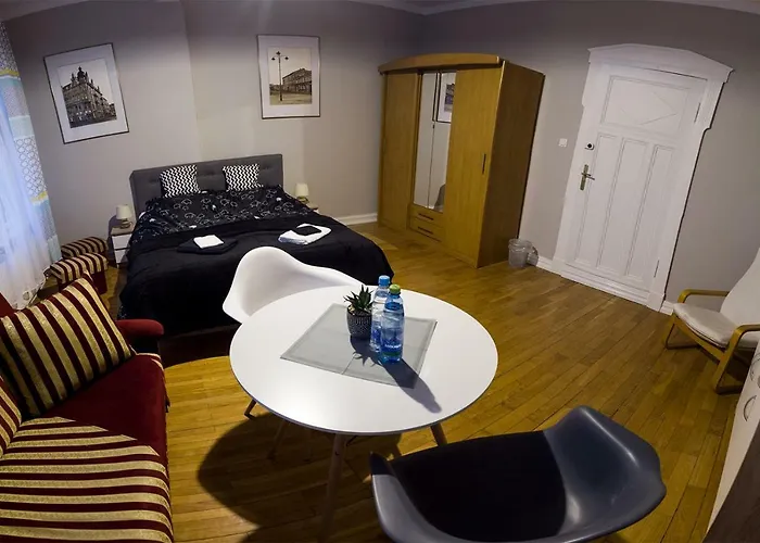 Czarna Owca- Goscinne גניזנו