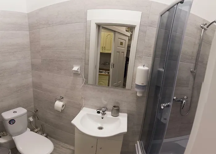 Czarna Owca- Goscinne גניזנו