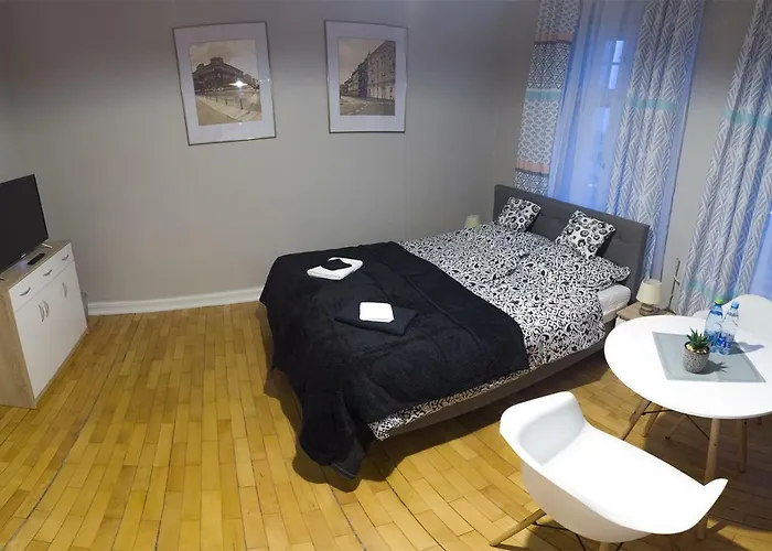 Czarna Owca- Goscinne גניזנו